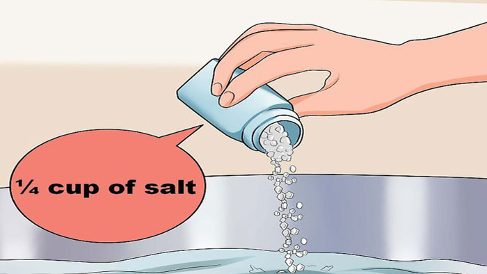 اضافه کردن نمک در آب برای درمان عفونت ها مقعدی و واژن
